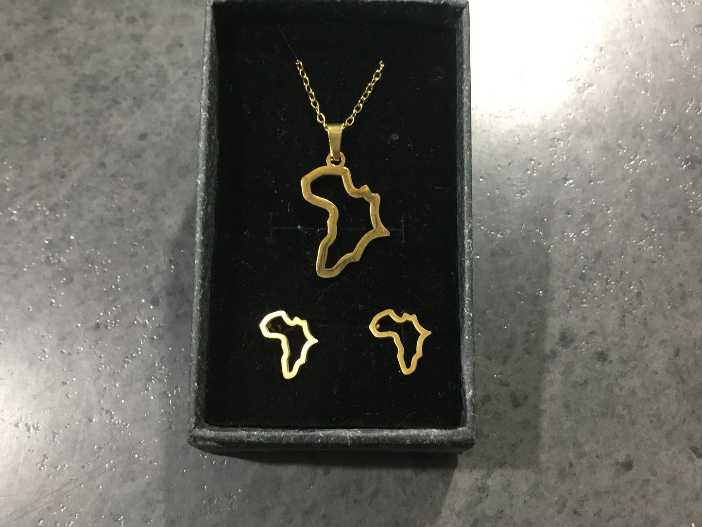 Gold Plated 18K Jewellery Set - Earrings and Necklace