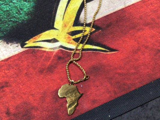 Africa solid gold pendant necklace