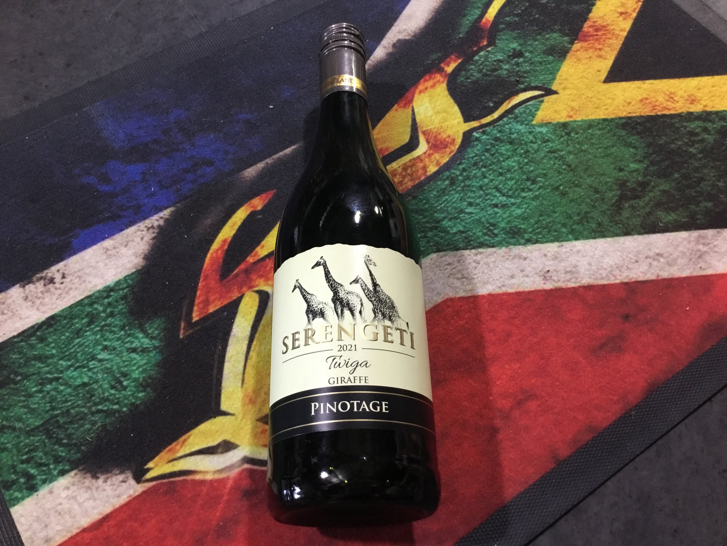 Serengeti Giraffe Pinotage 750ml