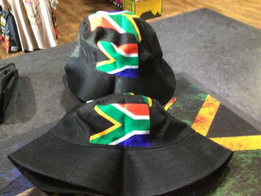 Black bucket hat SA flag