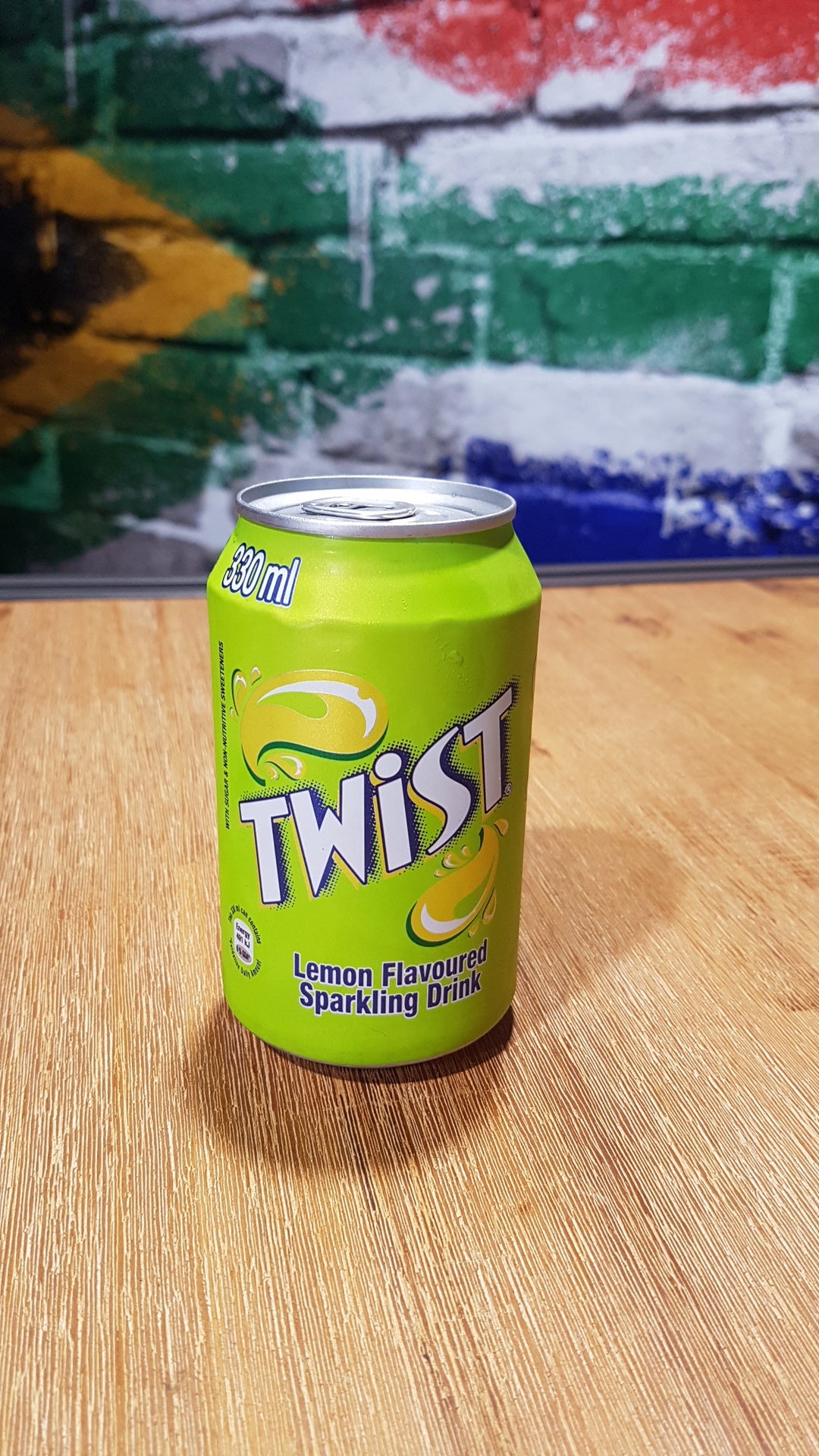 Schweppes Lemon Twist 330ml